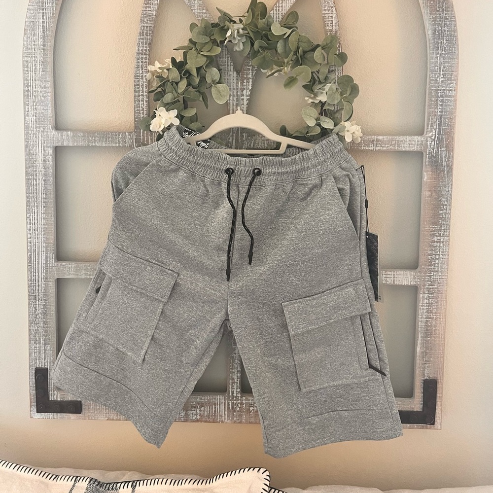 Brand: Encrypted Size: Small Color: Gray